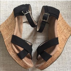 Women’s toms wedges